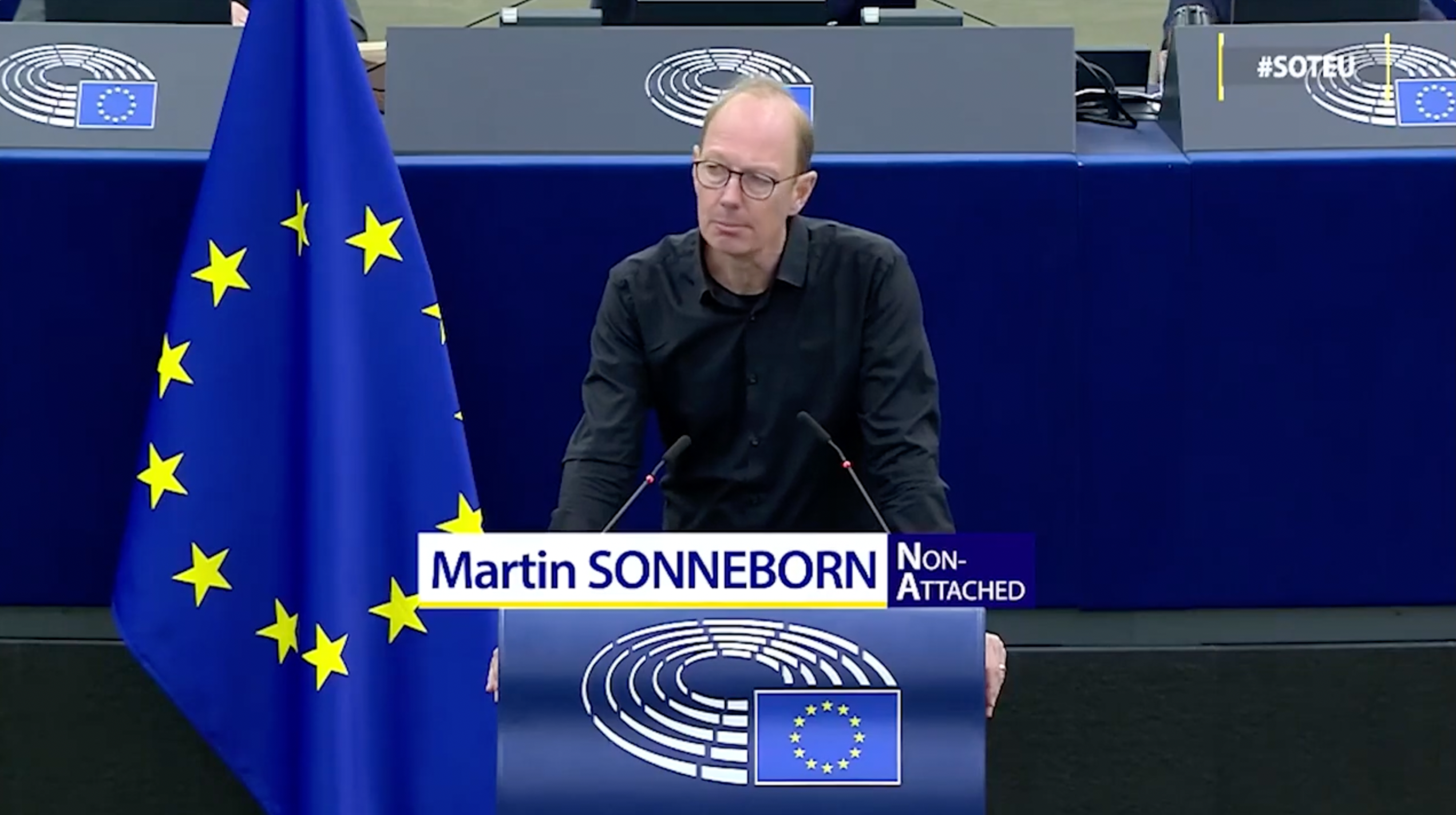 Read more about the article Martin Sonneborn, EU Abgeordneter über Ursula von der Leyen
